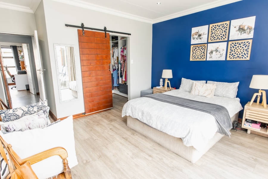 5 Bedroom Property for Sale in Somerton Estate Free State